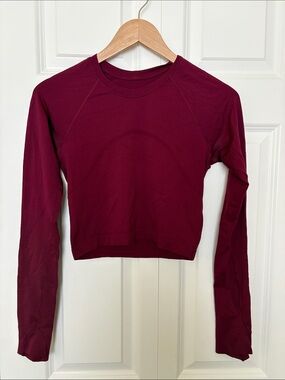 Lululemon Swifty Tech Cropped Long Sleeve Tee 2.0 in Deep Luxe ❤️ burgundy color